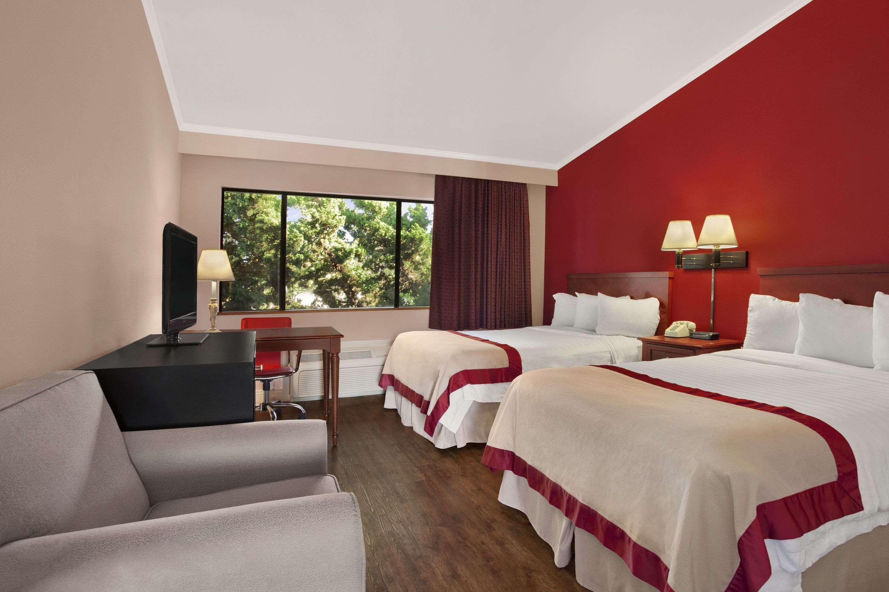 Ramada By Wyndham Torrance Hotel Luaran gambar